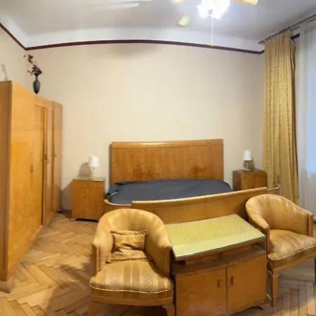затишні 2х кімнатні в ближньому центрі * Lviv